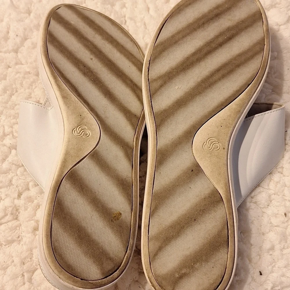 Womens Clark's cloudsteppwrs slip on sandals size 10M